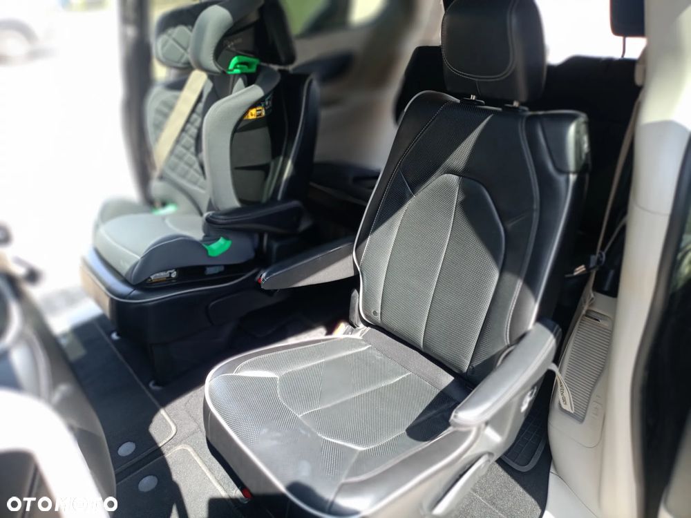 Chrysler Pacifica - 25