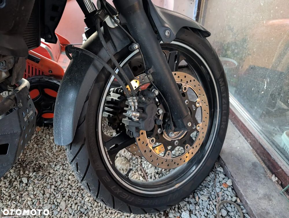 Suzuki V-STROM - 9