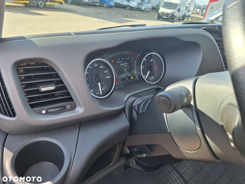 Iveco Daily 35S18 HiMatic furgon 16m blaszak automat FV23% MAXI - 11