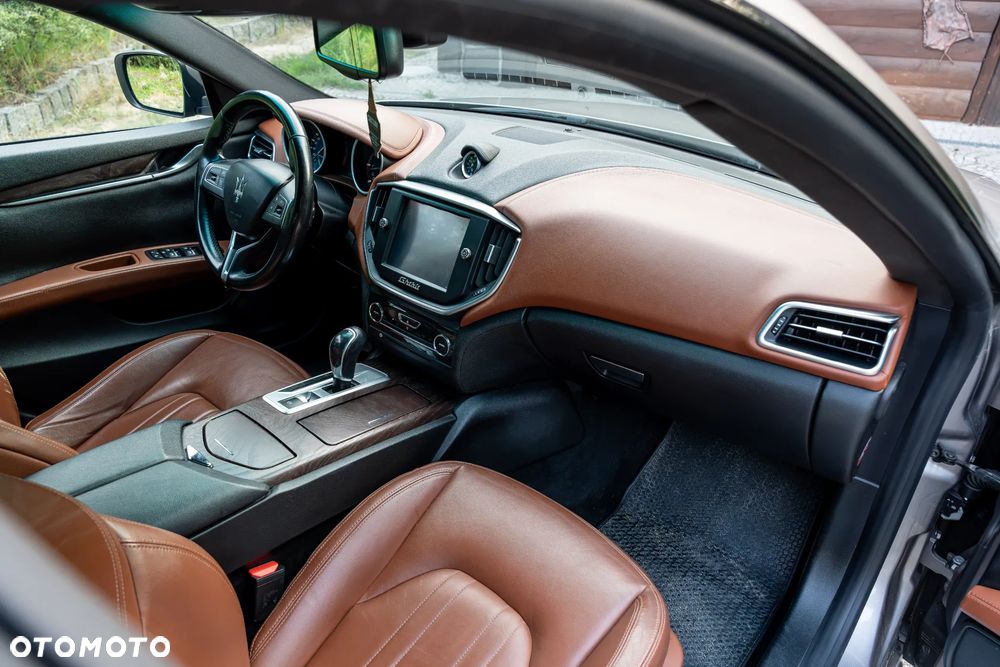 Maserati Ghibli GranSport - 27