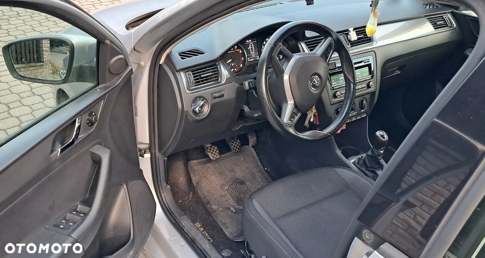 Skoda RAPID Spb 1.2 TSI Edition - 9