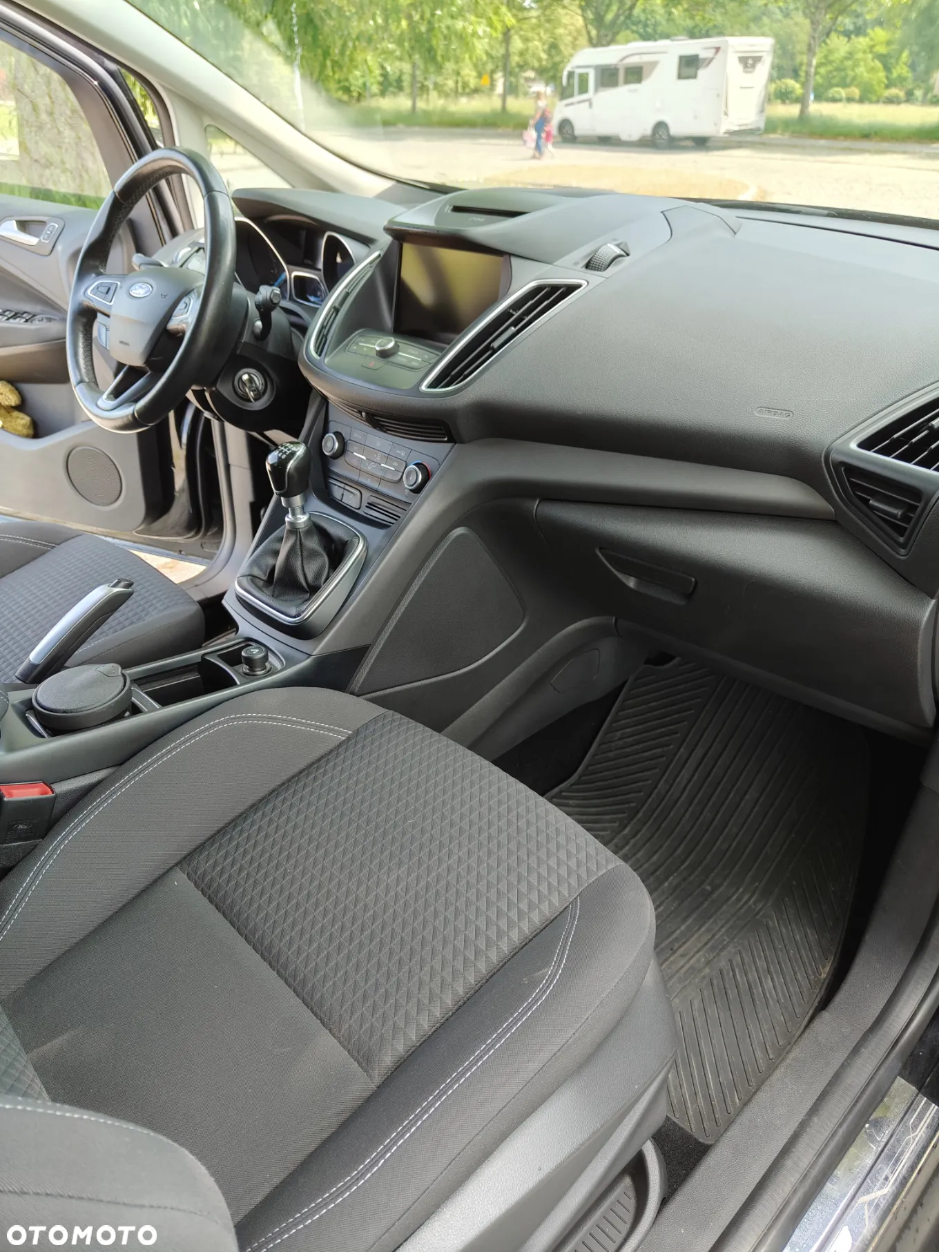 Ford Grand C-MAX - 12