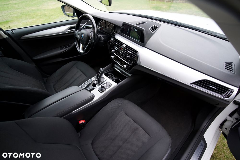 BMW Seria 5 520d Luxury Line - 10