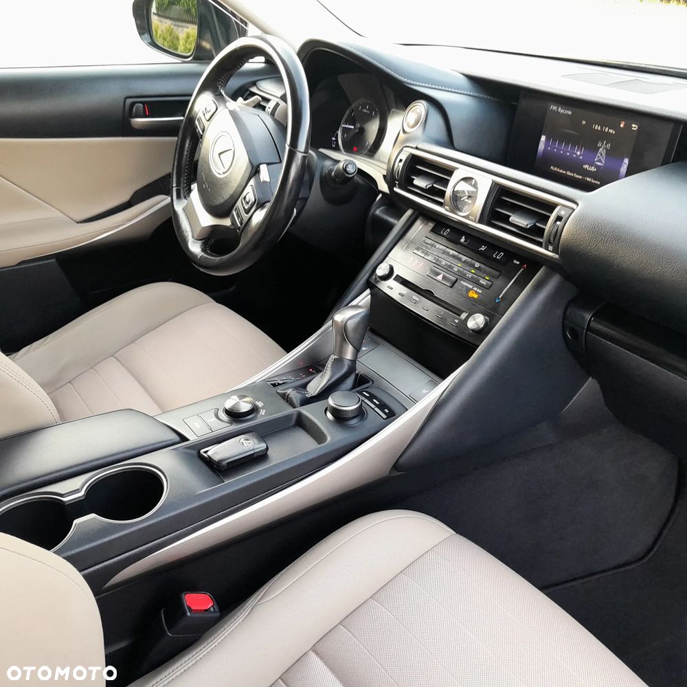 Lexus IS 200t Comfort - 15