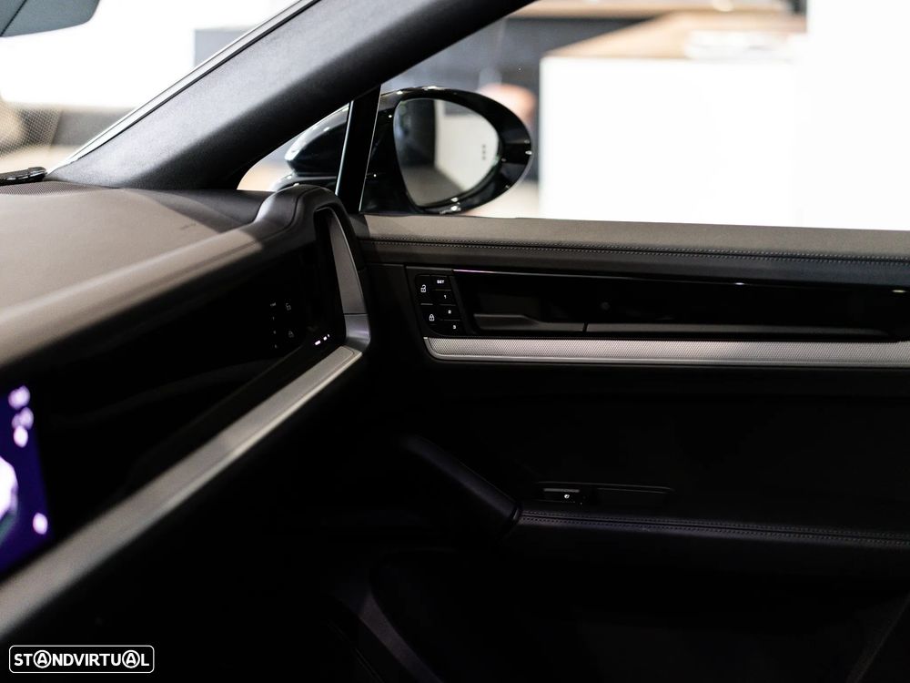 Porsche Cayenne Coupé E-Hybrid - 34