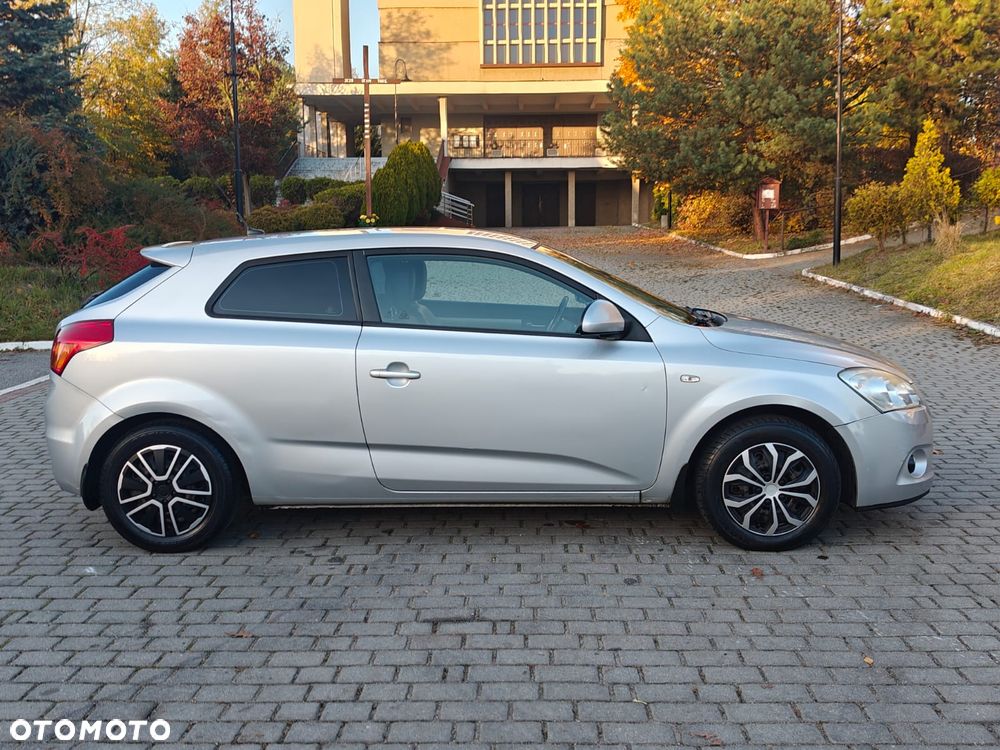 Kia Ceed - 29