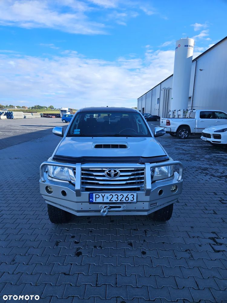 Toyota Hilux - 1
