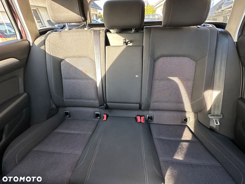 Volkswagen Passat - 11