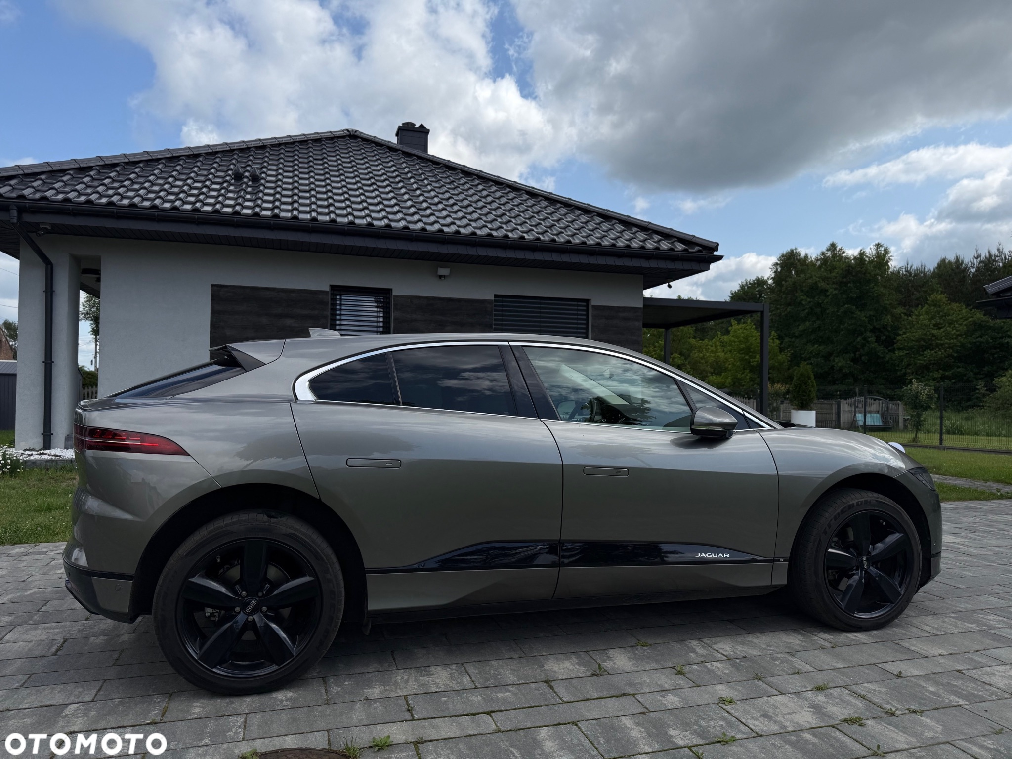 Jaguar I-Pace EV400 90kWh AWD R-Dynamic HSE - 32