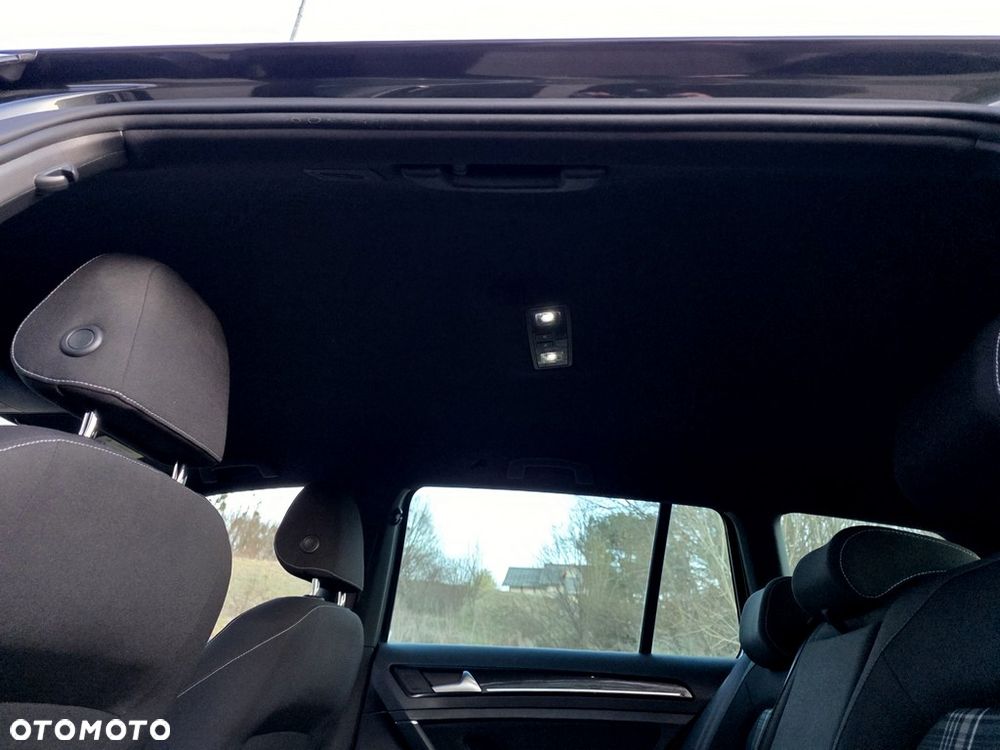 Volkswagen Golf - 26