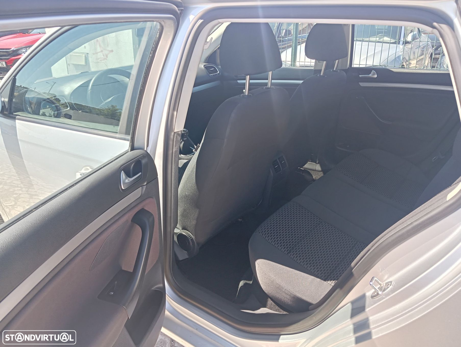VW Golf Variant 1.6 TDi Confortline - 12