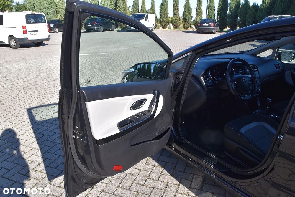 Kia Ceed - 22