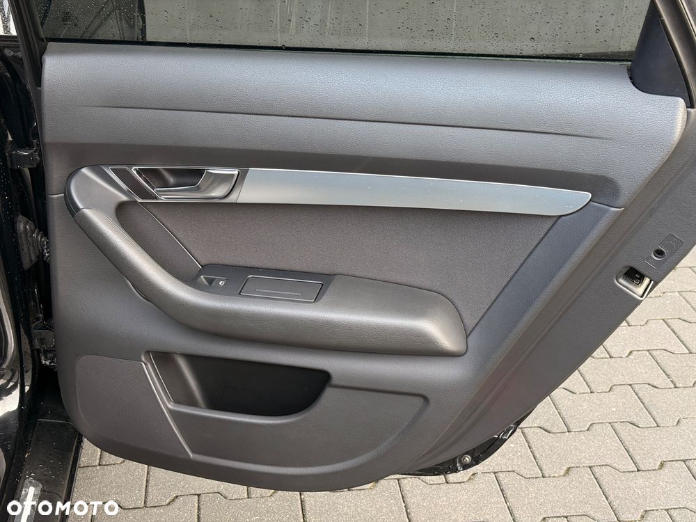 Audi A6 Avant - 27