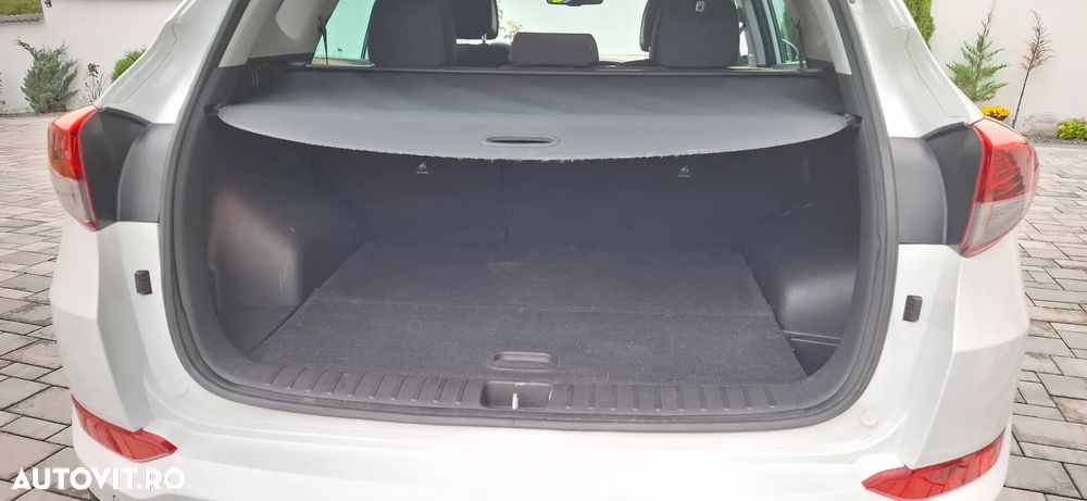 Hyundai Tucson blue 1.7 CRDi 2WD Intro Edition - 30