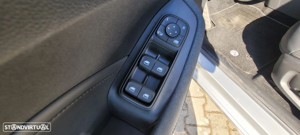 MG MG5 5 Standard Luxury - 25