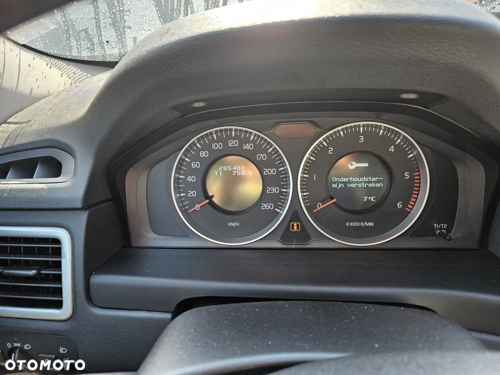 Volvo V70 D2 Momentum - 10