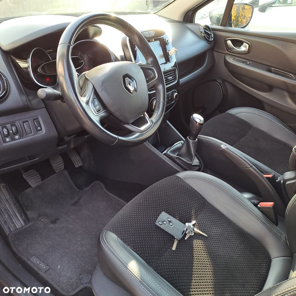 Renault Clio - 17