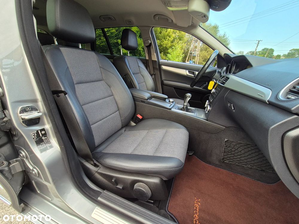 Mercedes-Benz Klasa C 180 T BlueEFFICIENCY Avantgarde - 10