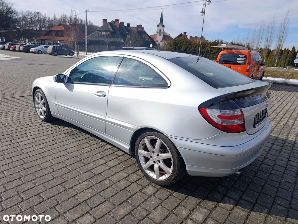 Mercedes-Benz Klasa C 200 Kompressor Sportcoupe - 11