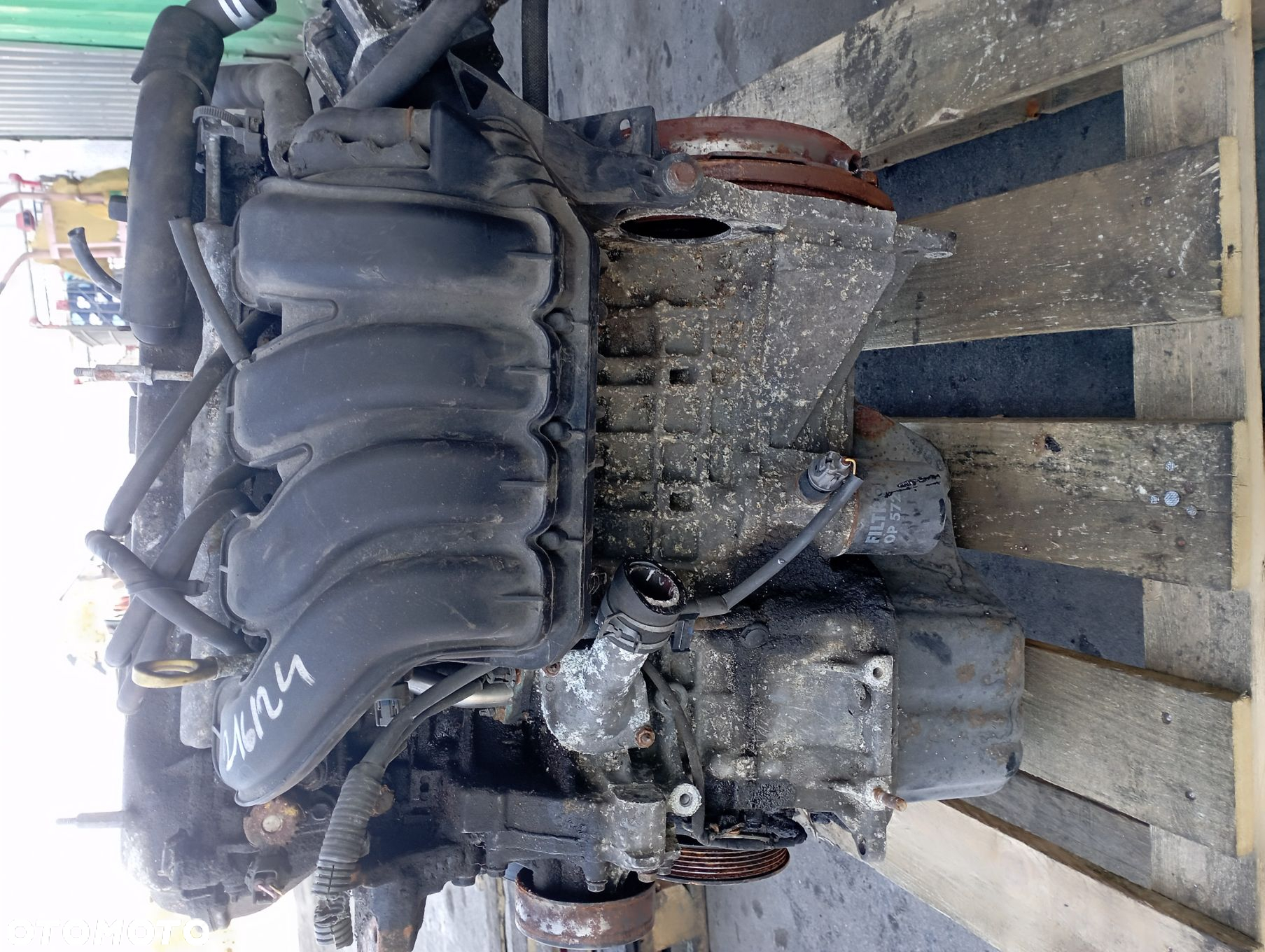 SILNIK 3ZZ-FE

 TOYOTA
 COROLLA VERSO II E12 - 4