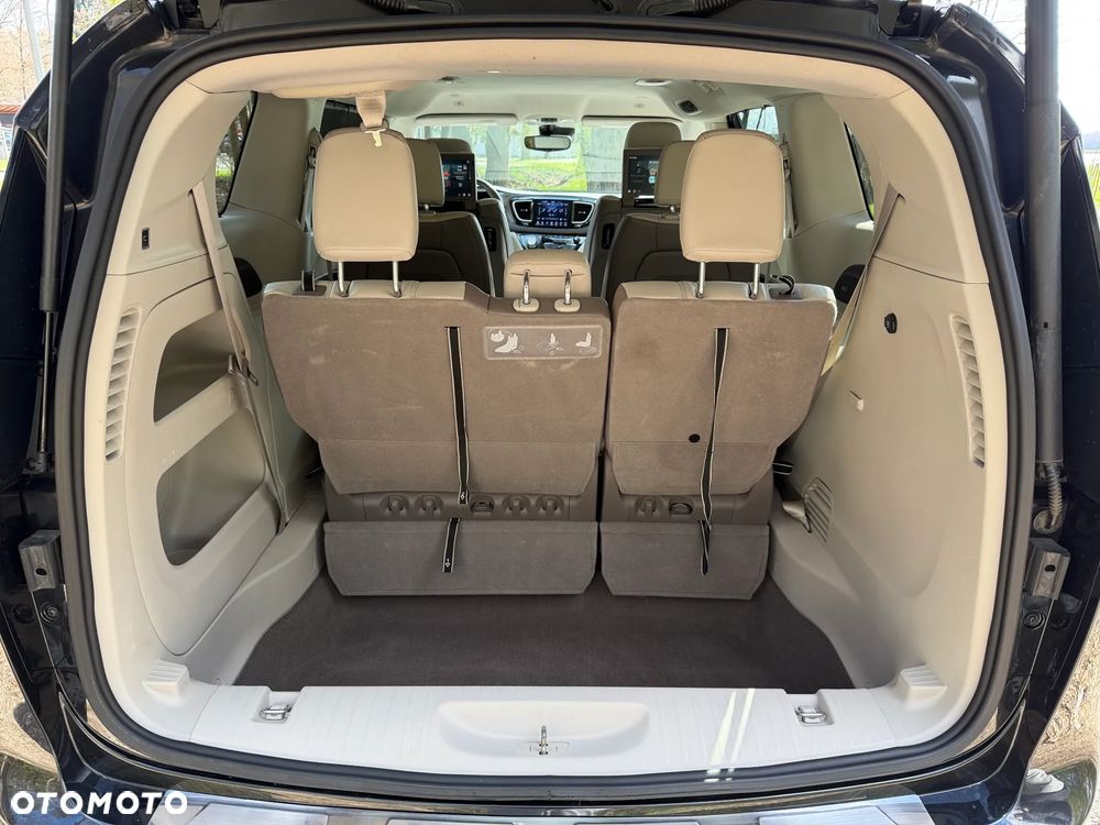 Chrysler Pacifica - 21