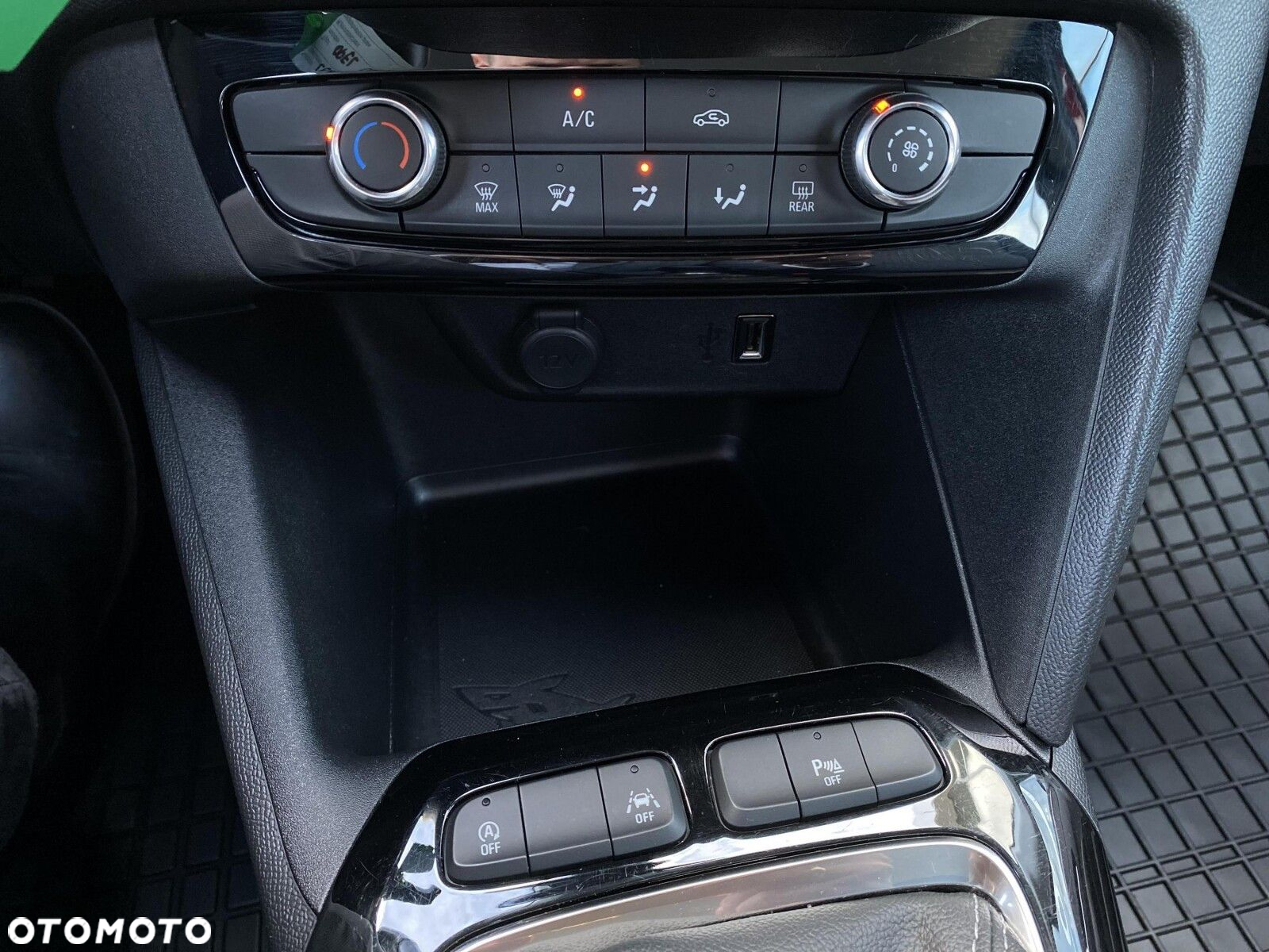 Opel Corsa 1.2 Business S&S - 19