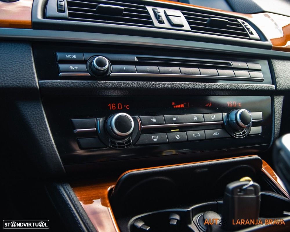 BMW 520 d Exclusive Auto 123g - 29