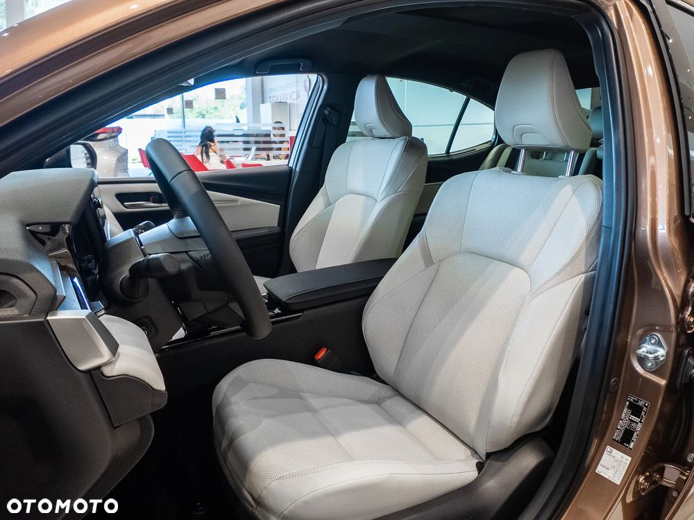 Toyota Camry 2.5 Hybrid Dynamic Force Executive e-CVT - 9
