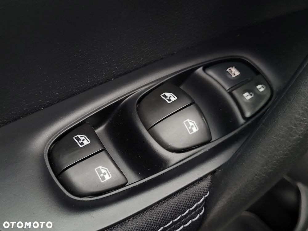 Nissan Qashqai 1.2 DIG-T N-Connecta - 23