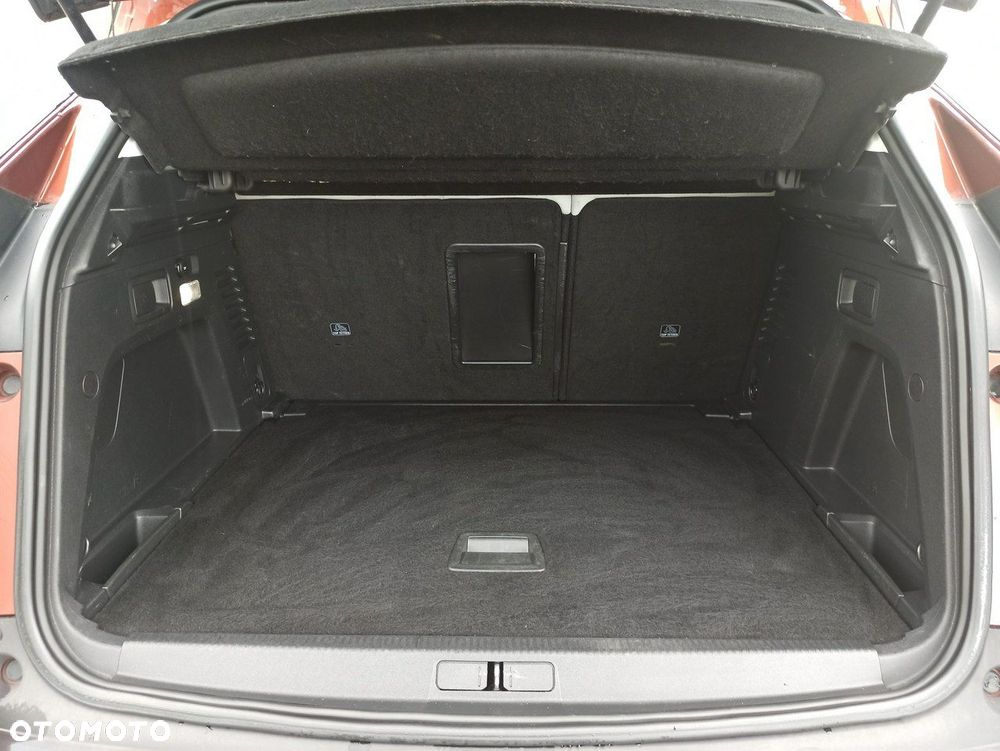 Peugeot 3008 1.2 PureTech GPF Allure S&S EAT8 - 9