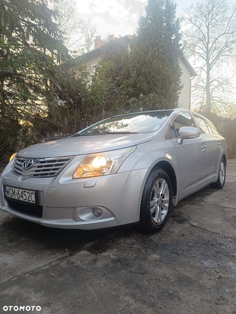 Toyota Avensis 2.0 D-4D Luna - 1