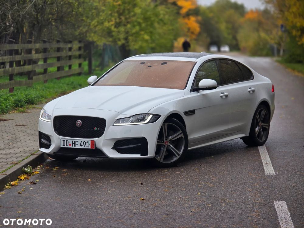 Jaguar XF 2.0 i4D AWD R-Sport - 2