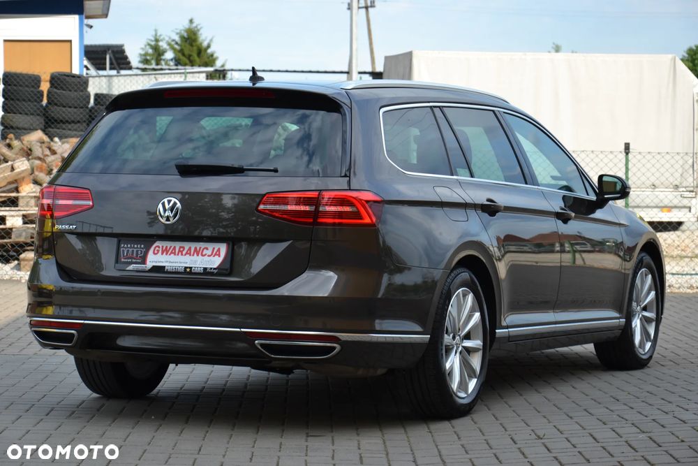 Volkswagen Passat - 11