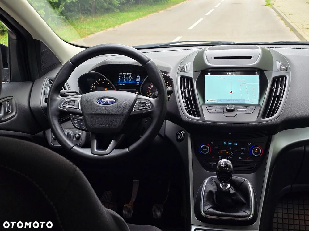 Ford Kuga 1.5 EcoBoost 2x4 Titanium - 28