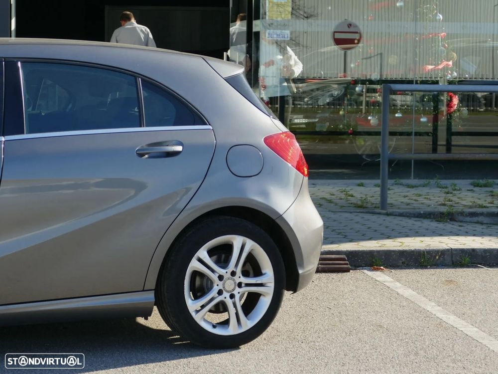 Mercedes-Benz A 180 d Urban - 12