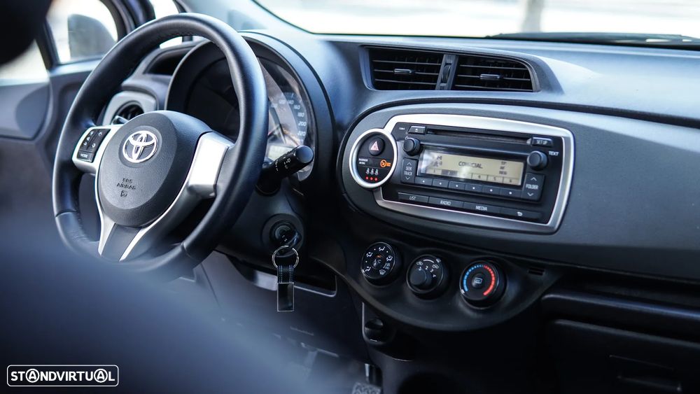 Toyota Yaris 1.0 VVT-i AC - 39