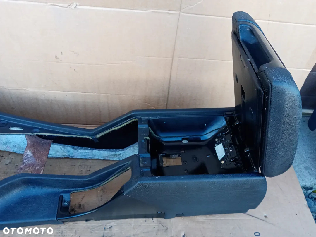 Tunel środkowy podłokietnik BMW E39 8159687 - 3