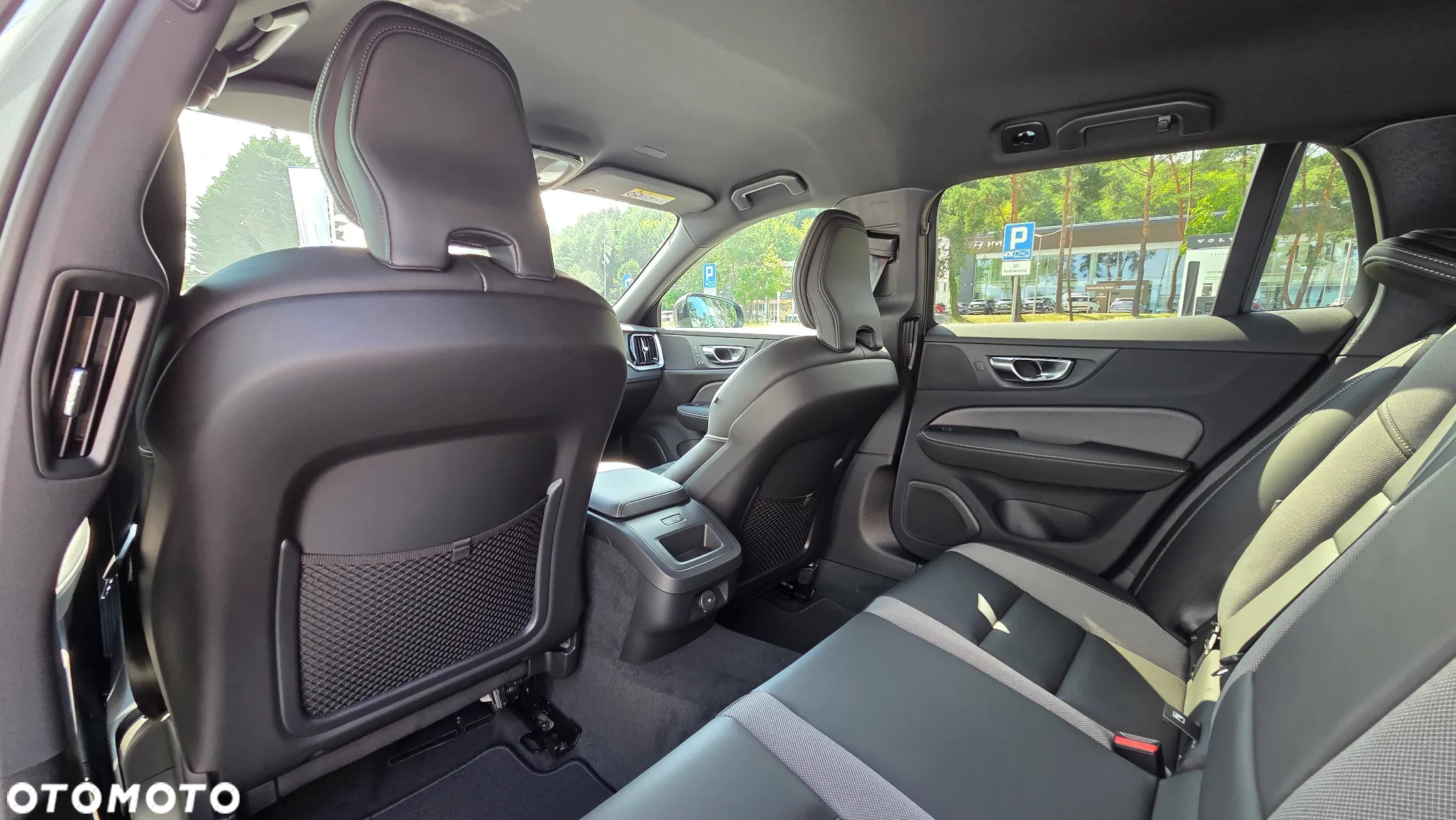 Volvo V60 B4 B Plus Dark - 8