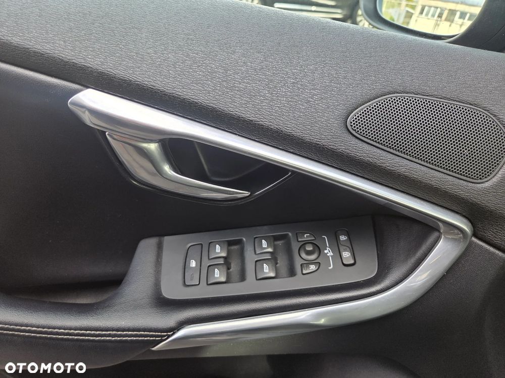 Volvo V40 D2 Drive-E R-Design Kinetic - 10