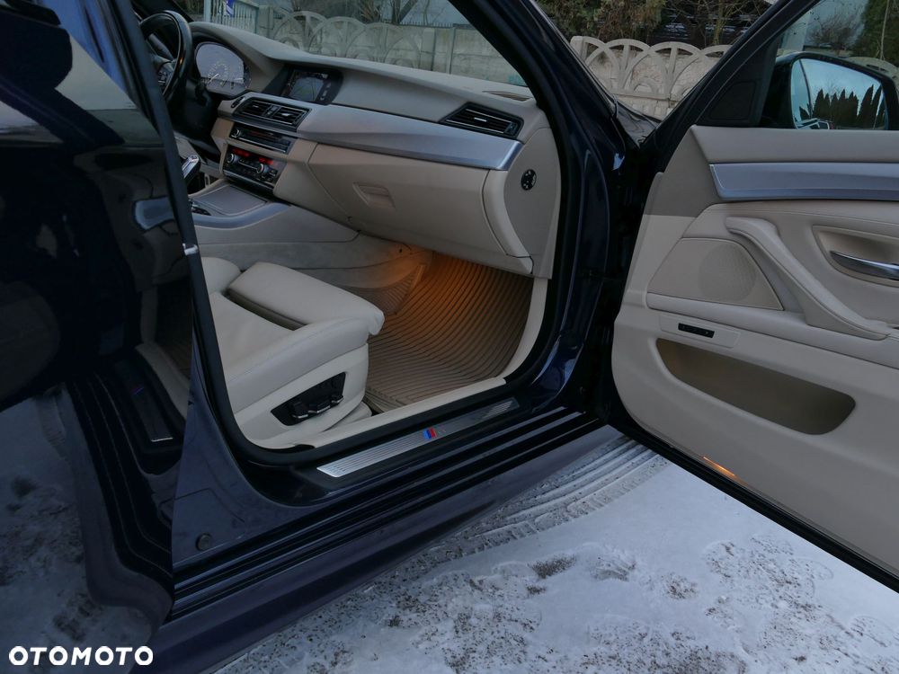 BMW Seria 5 535d xDrive Sport-Aut Luxury Line - 24