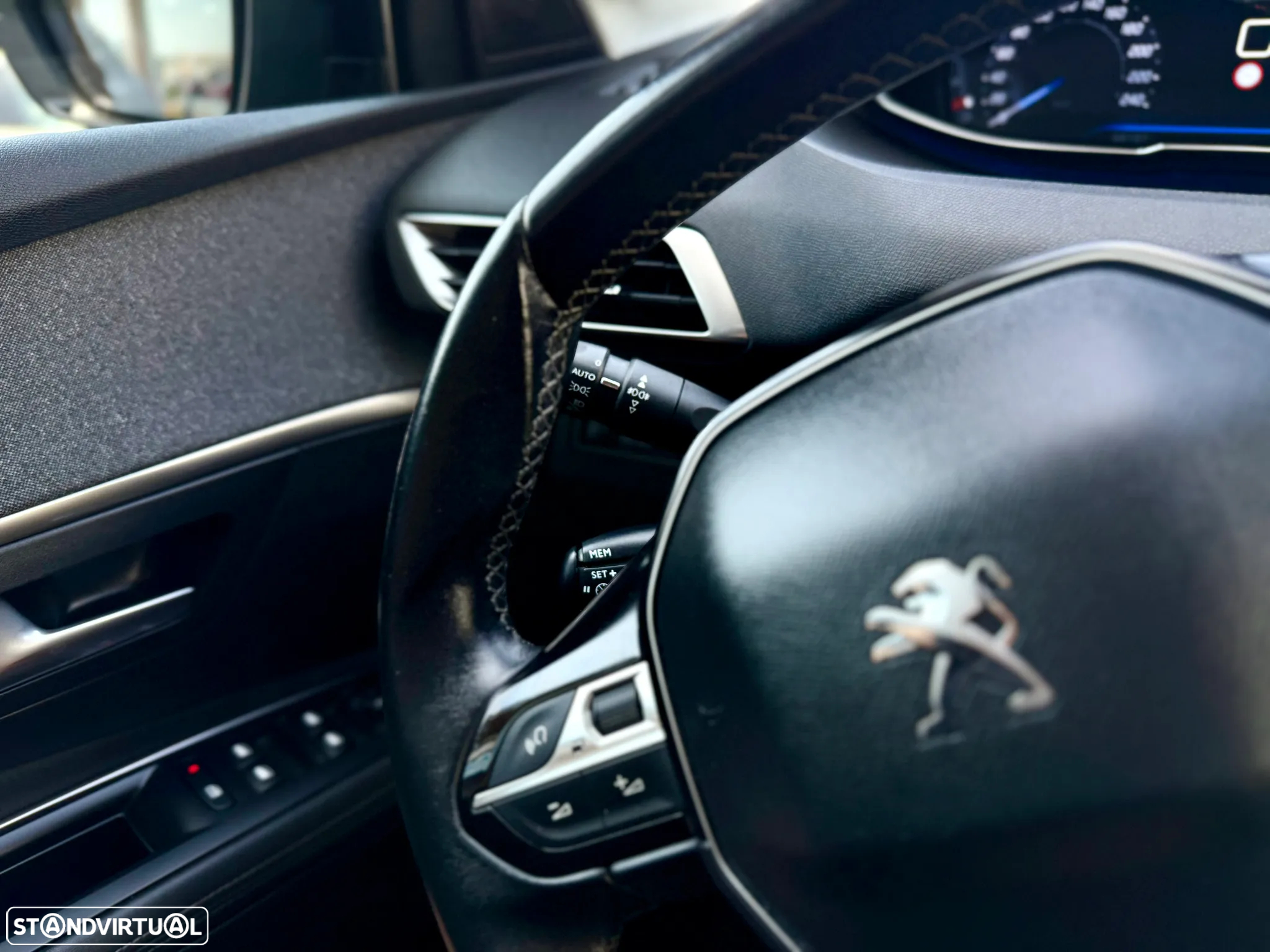 Peugeot 3008 1.5 BlueHDi Allure - 19