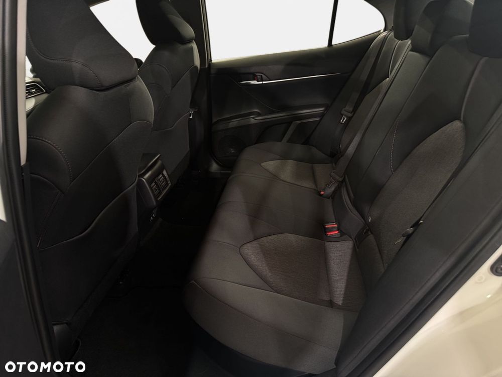 Toyota Camry - 26