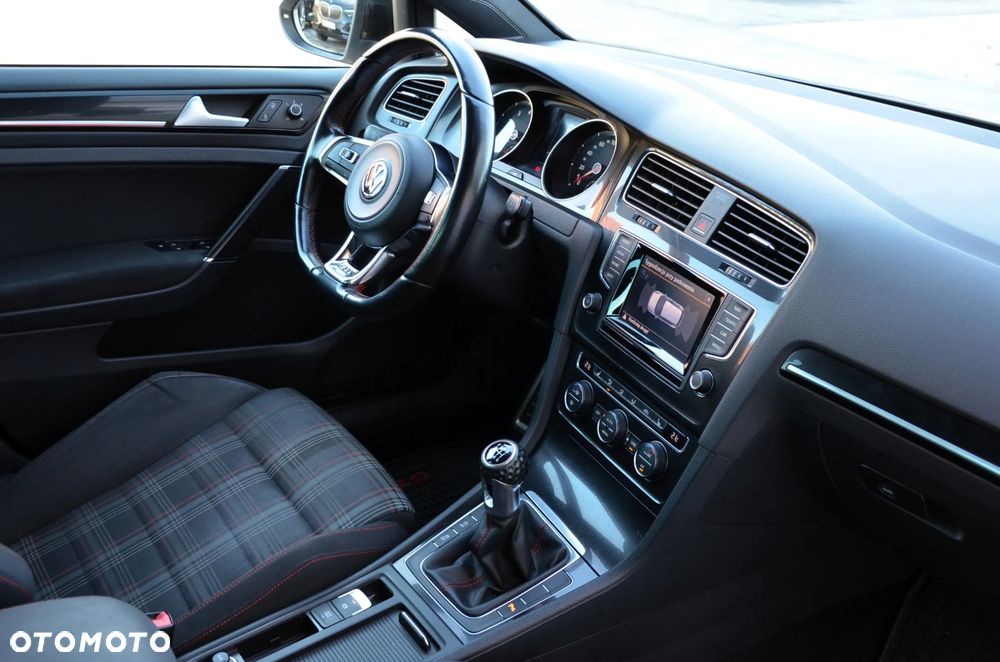 Volkswagen Golf GTI BlueMotion Technology - 17