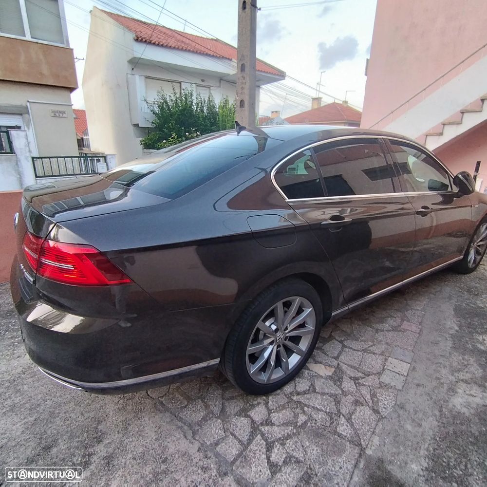 VW Passat 2.0 TDI R-Line DSG 4Motion - 2