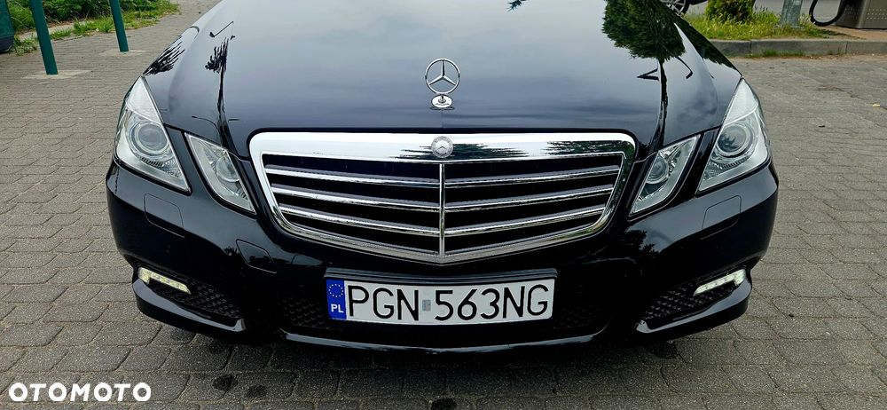 Mercedes-Benz Klasa E 200 CGI BlueEFFICIENCY 7G-TRONIC Avantgarde - 17