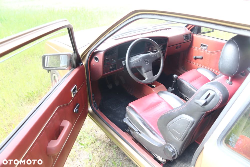 Opel Ascona - 11