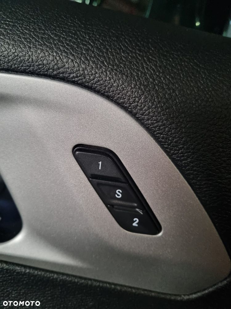 Chrysler Pacifica - 26