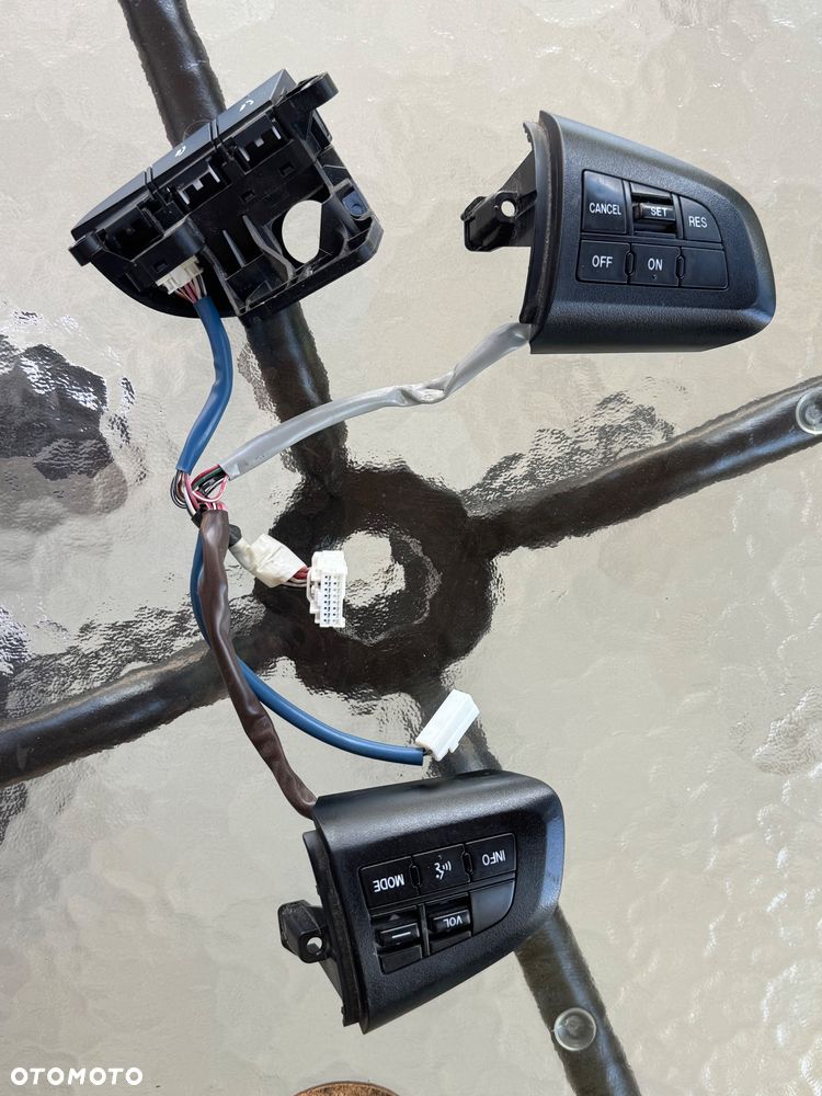 Mazda 3 5 6 koło dojazdowe 16cali T125/70 R16 Mazda 6 GH 2008/2010r kierownica air bag stan b.dobry kierownice Mazda 2 dy de 3 BK bl bp 5 CR CW 6 gg GY GJ cx-5 cx-3  plastiki wloty powietrza lampa tył lewa lub prawa strona Europejska stan b.dobry oryginalna w 100% sprawne oraz inne części - 31