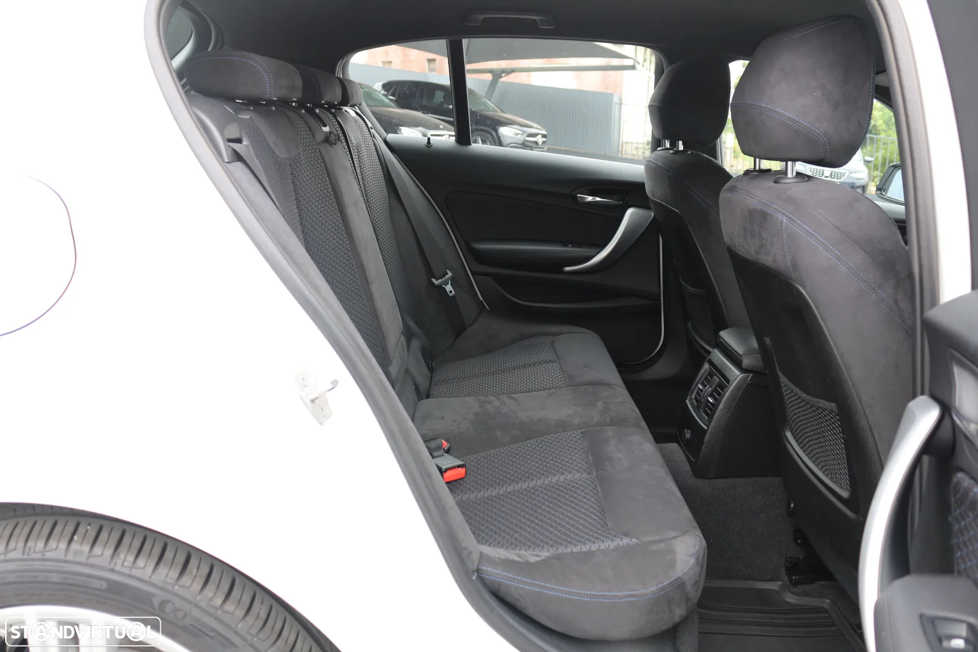 BMW 118 d Pack M - 27