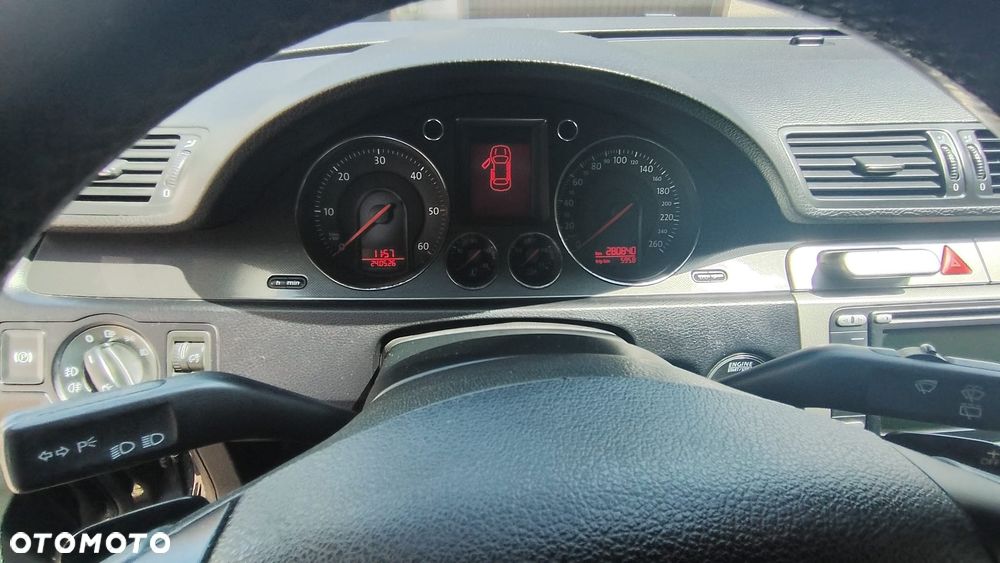 Volkswagen Passat 2.0 TDI DPF Comfortline DSG - 9